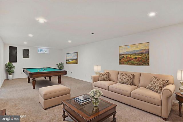 10 USZTICS LN, Dauphin, PA 17018