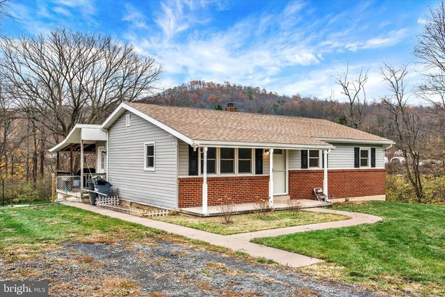 10 USZTICS LN, Dauphin, PA 17018