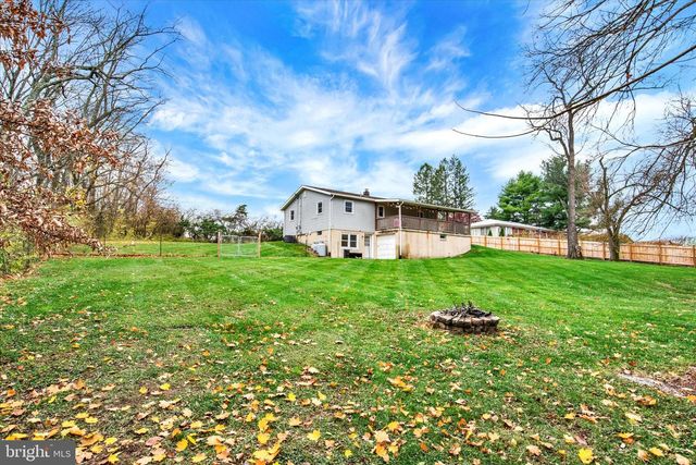 10 USZTICS LN, Dauphin, PA 17018