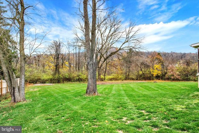 10 USZTICS LN, Dauphin, PA 17018