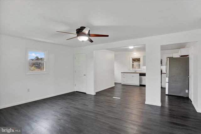 10 USZTICS LN, Dauphin, PA 17018