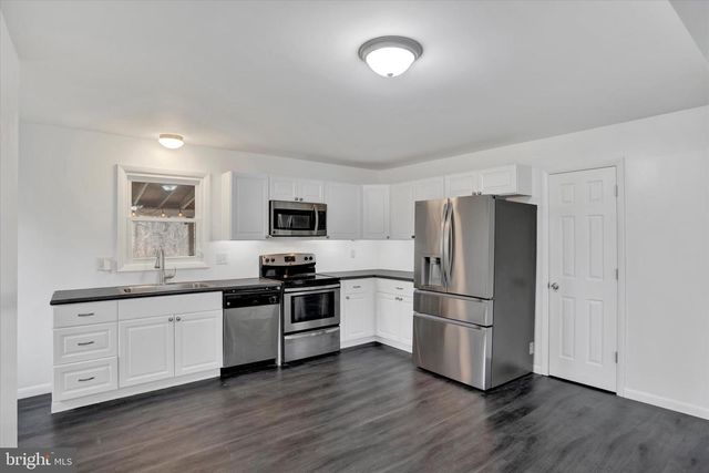 10 USZTICS LN, Dauphin, PA 17018