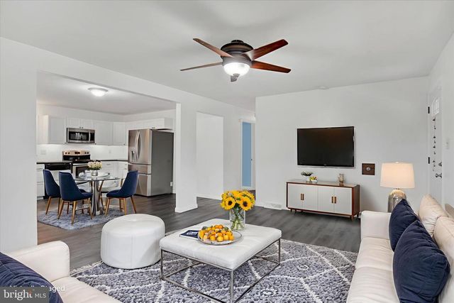 10 USZTICS LN, Dauphin, PA 17018