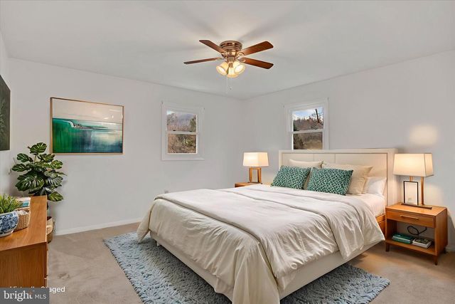 10 USZTICS LN, Dauphin, PA 17018