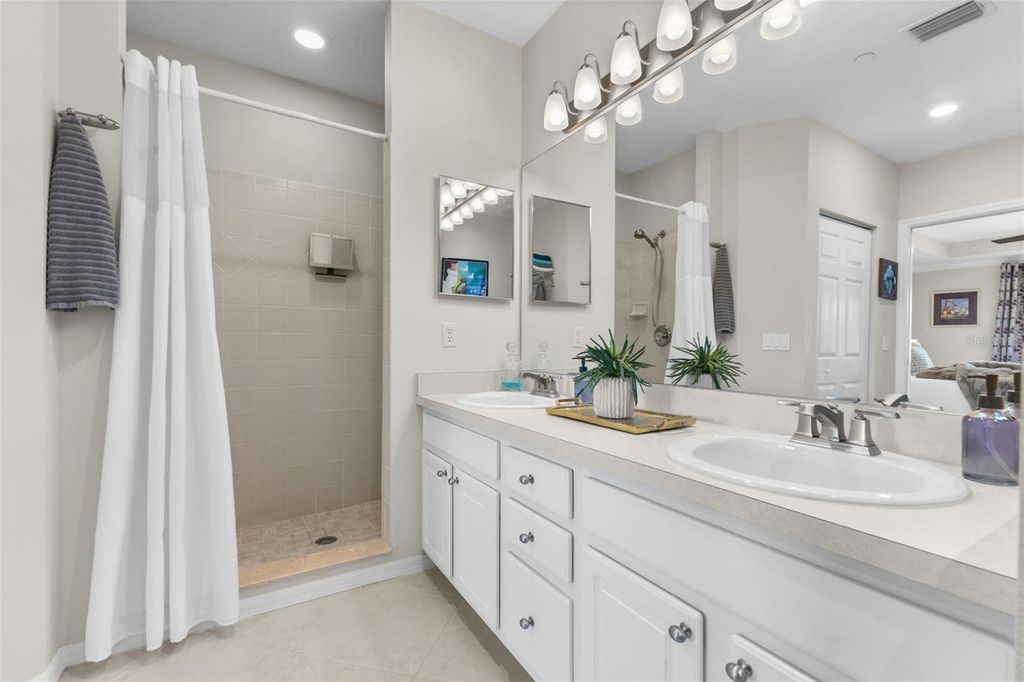 Image 29 of property listing at 7155 BOCA GROVE PLACE PLACE 202, Lakewood Ranch, FL 34202