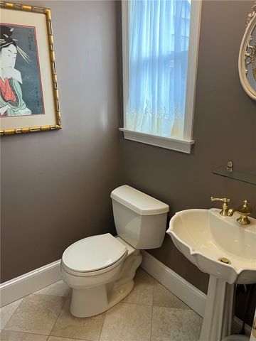 611 Wolcott Avenue, Middletown, RI 02842