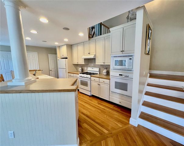 611 Wolcott Avenue, Middletown, RI 02842