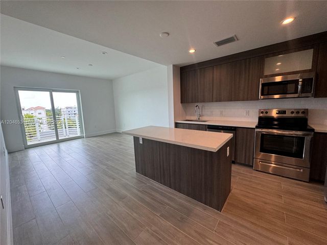 1938 Jackson St 503, Hollywood, FL 33020