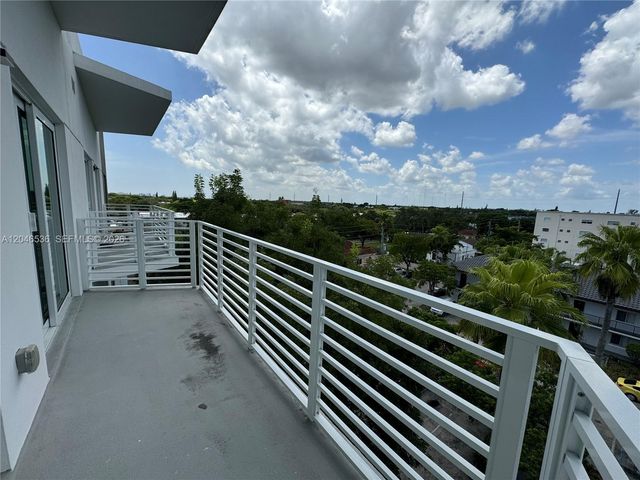 1938 Jackson St 503, Hollywood, FL 33020
