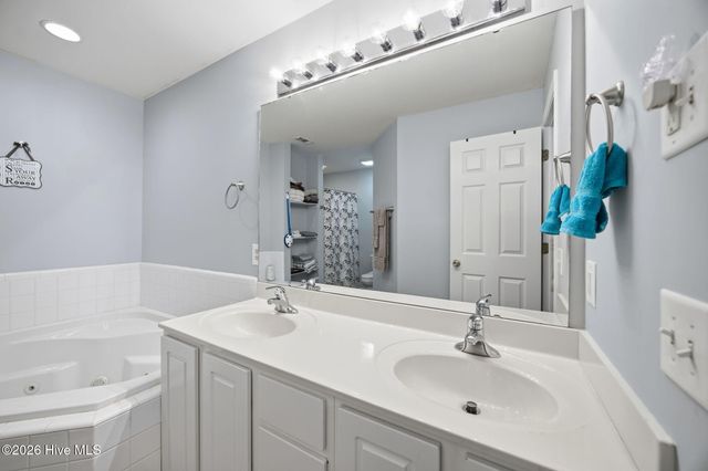 2223 Locksley Woods Drive G, Greenville, NC 27858