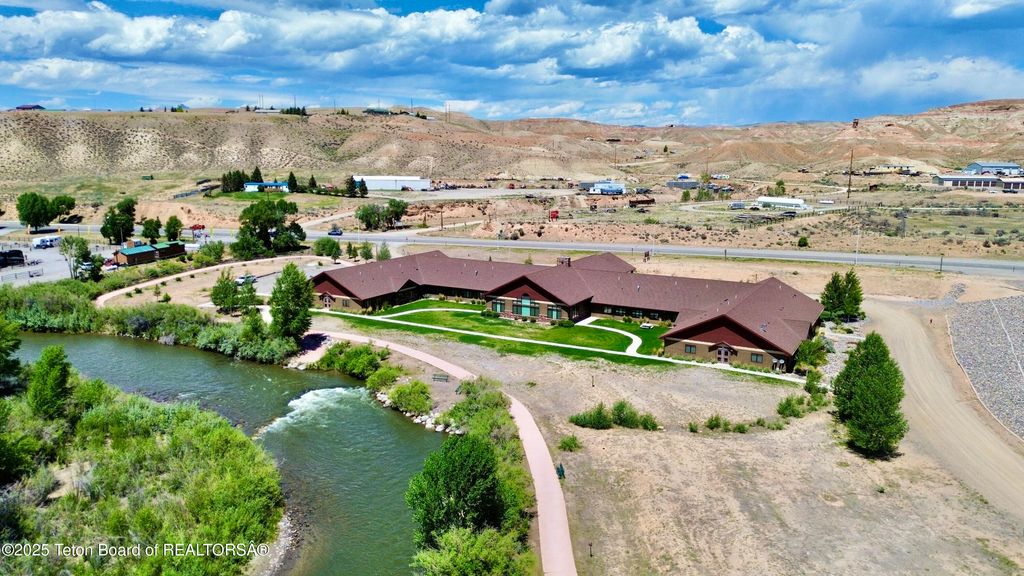 5643 US-26, Dubois, WY 82513