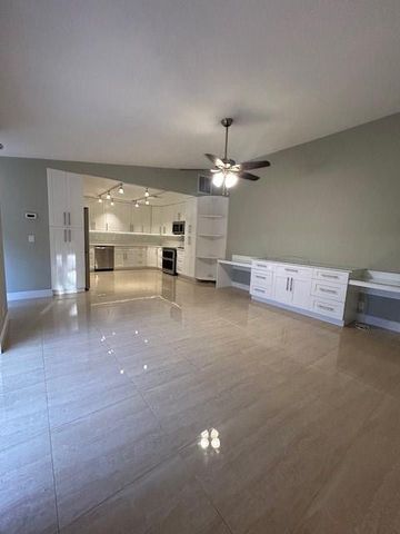 4757 Sunny Palm Circle B, West Palm Beach, FL 33415