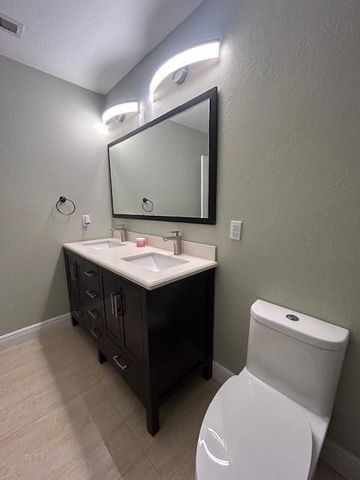 4757 Sunny Palm Circle B, West Palm Beach, FL 33415