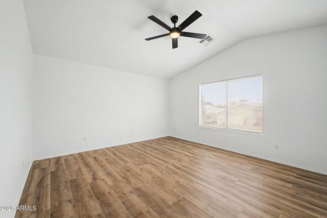 8002 W PRESTON Lane, Phoenix, AZ 85043