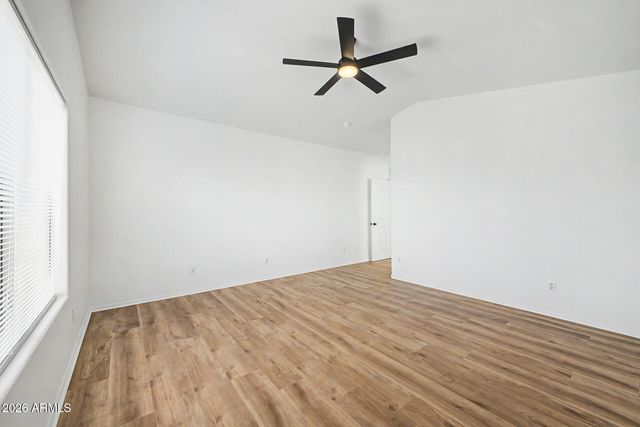 8002 W PRESTON Lane, Phoenix, AZ 85043