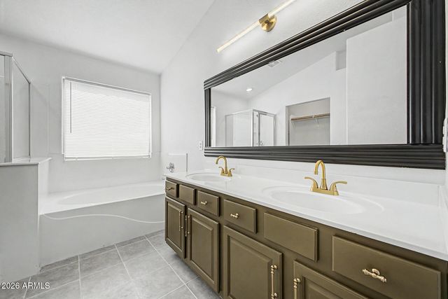 8002 W PRESTON Lane, Phoenix, AZ 85043