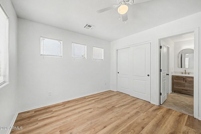 8002 W PRESTON Lane, Phoenix, AZ 85043