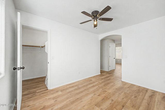 8002 W PRESTON Lane, Phoenix, AZ 85043