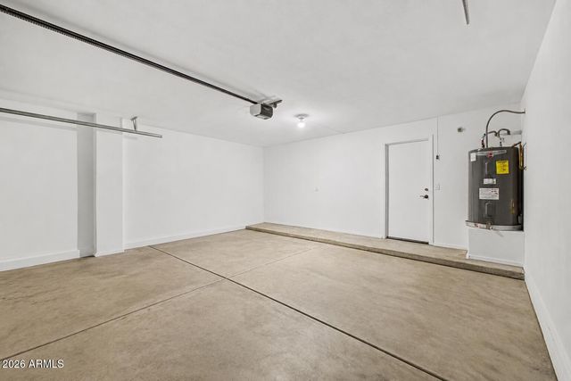8002 W PRESTON Lane, Phoenix, AZ 85043