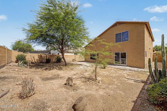 8002 W PRESTON Lane, Phoenix, AZ 85043