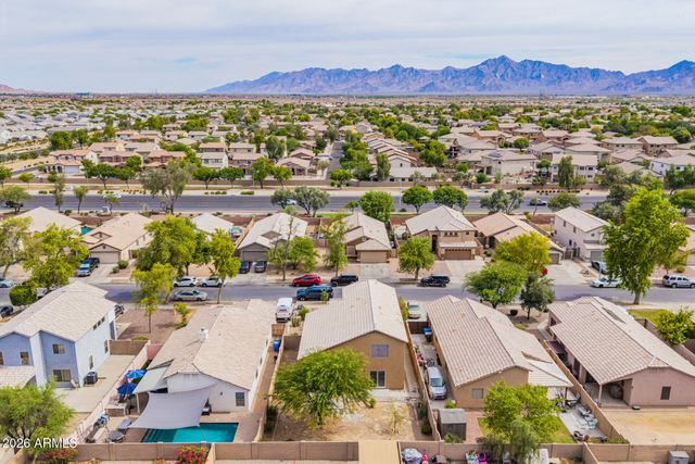 8002 W PRESTON Lane, Phoenix, AZ 85043