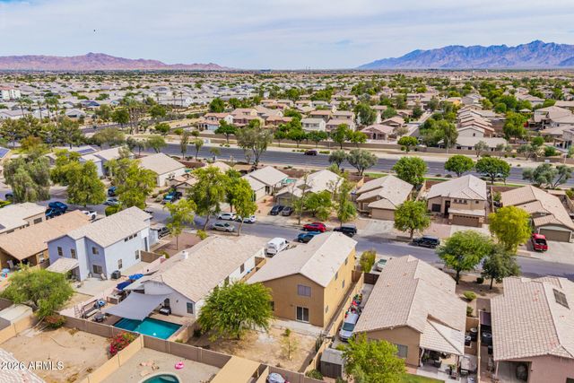 8002 W PRESTON Lane, Phoenix, AZ 85043