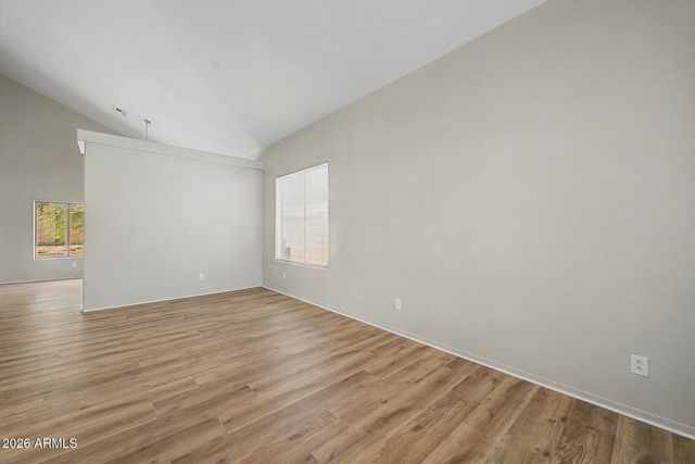 8002 W PRESTON Lane, Phoenix, AZ 85043