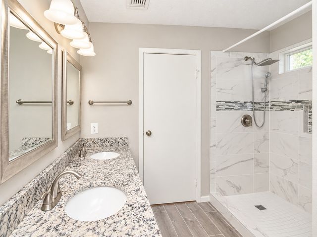 302 Rosemary, Euless, TX 76039