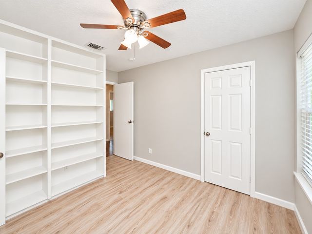 302 Rosemary, Euless, TX 76039