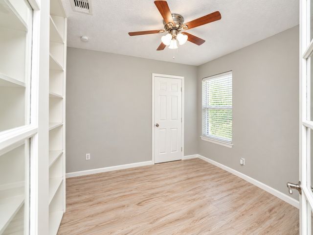 302 Rosemary, Euless, TX 76039