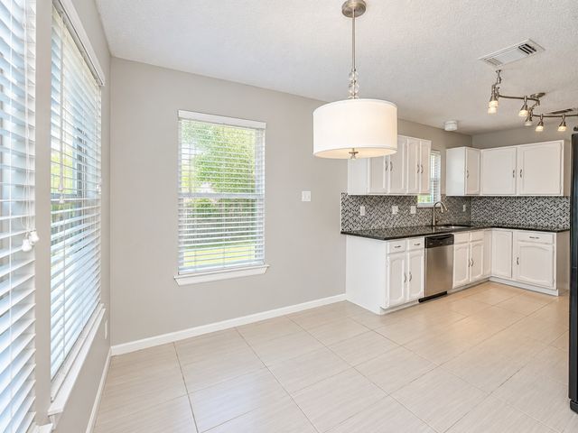 302 Rosemary, Euless, TX 76039
