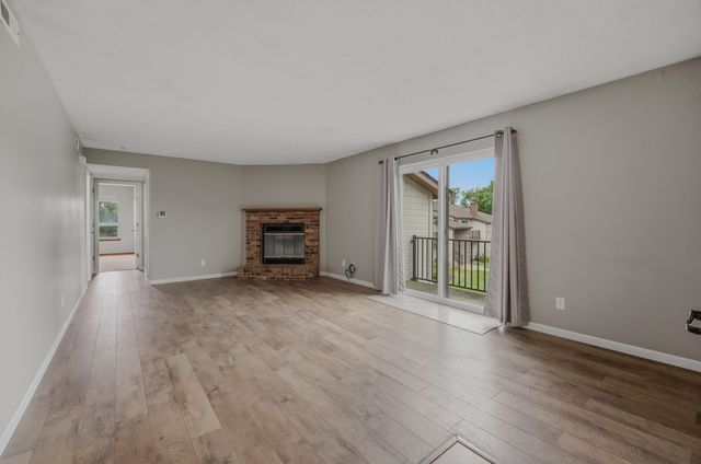 1879 N WATERFRONT DR H, Columbia, MO 65202