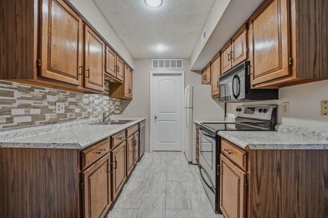 1879 N WATERFRONT DR H, Columbia, MO 65202
