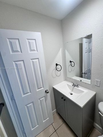 4605 NW 9th Dr 4605, Plantation, FL 33317