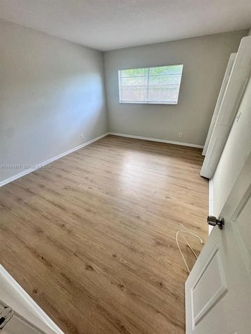 4605 NW 9th Dr 4605, Plantation, FL 33317