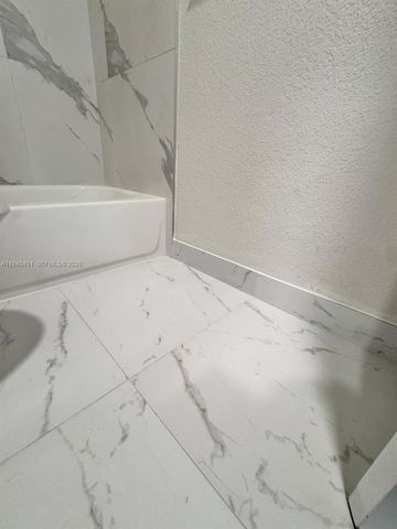 4605 NW 9th Dr 4605, Plantation, FL 33317