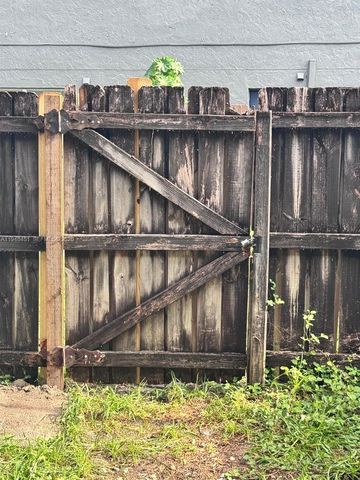 4605 NW 9th Dr 4605, Plantation, FL 33317