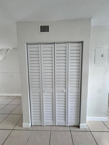 4605 NW 9th Dr 4605, Plantation, FL 33317