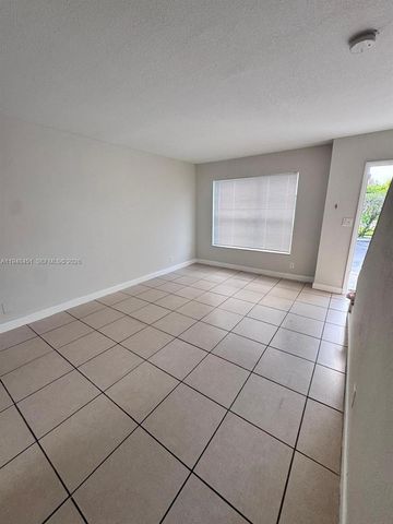 4605 NW 9th Dr 4605, Plantation, FL 33317