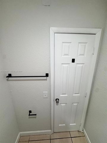 4605 NW 9th Dr 4605, Plantation, FL 33317