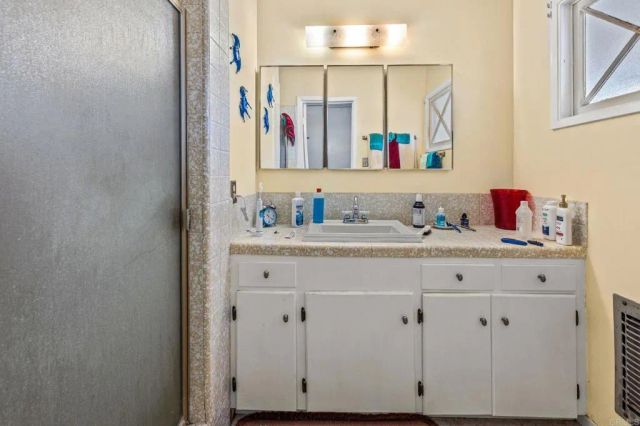 2721 Surrey Lane, Escondido, CA 92029