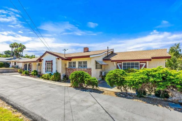 2721 Surrey Lane, Escondido, CA 92029