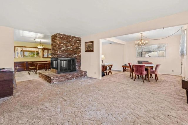 2721 Surrey Lane, Escondido, CA 92029