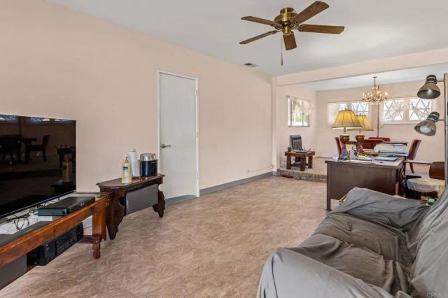 2721 Surrey Lane, Escondido, CA 92029