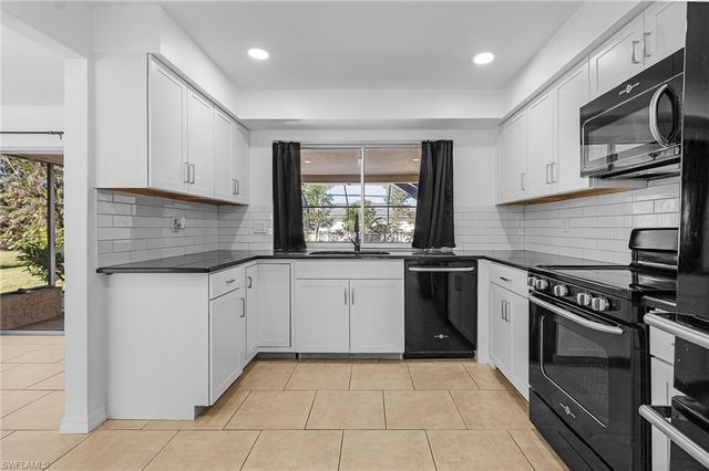 311 SW 48th TER, Cape Coral, FL 33914
