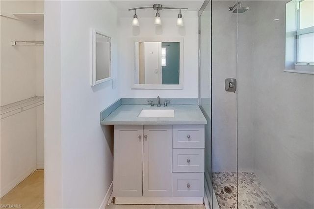 311 SW 48th TER, Cape Coral, FL 33914
