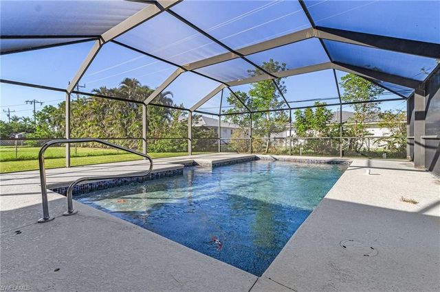 311 SW 48th TER, Cape Coral, FL 33914