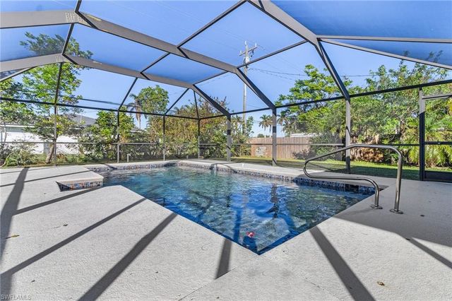 311 SW 48th TER, Cape Coral, FL 33914