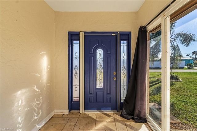 311 SW 48th TER, Cape Coral, FL 33914