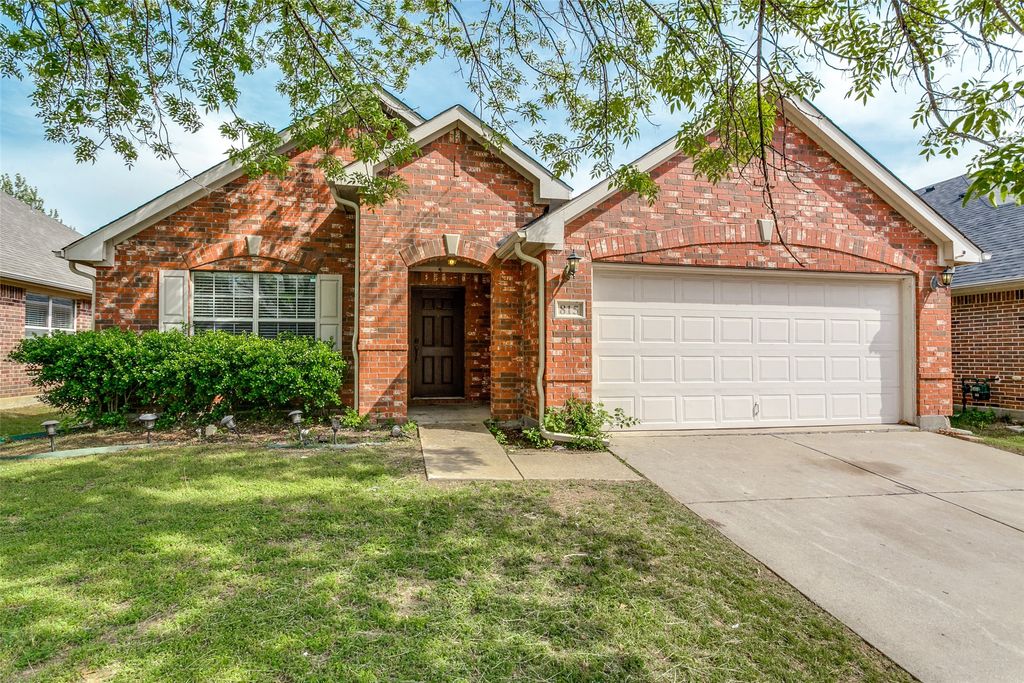 815 Creekside Drive, Little Elm, TX 75068
